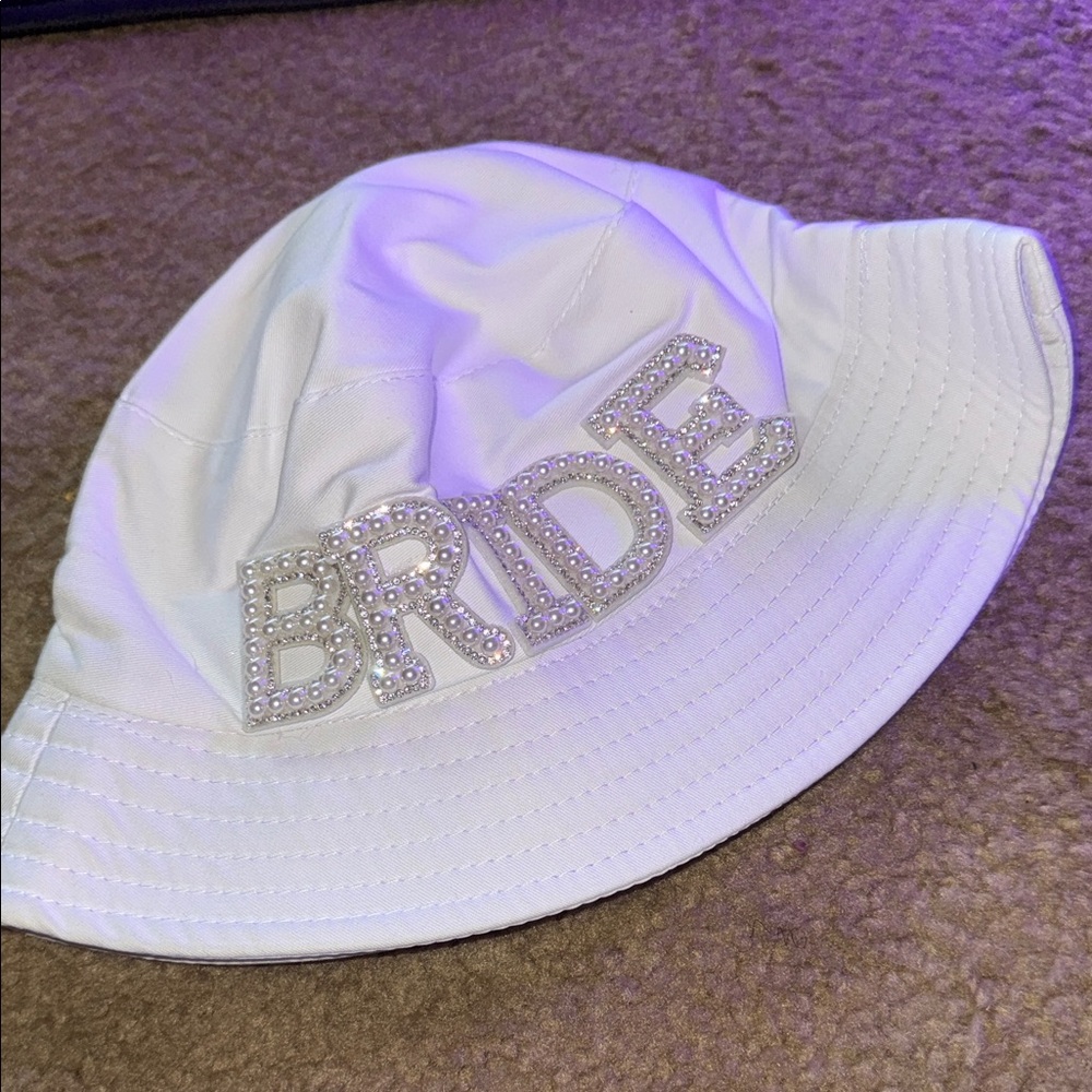 SHEIN White Bride Embellished Bucket Hat